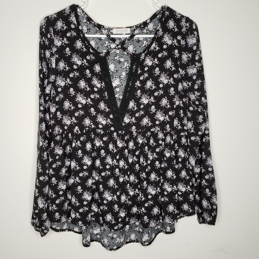 Soul Cake Long Sleeve V Neck Blouse Black and White Small